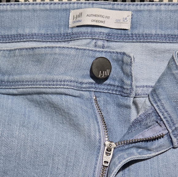 J. Jill Authentic Fit Cropped Jeans - Picture 3 of 15